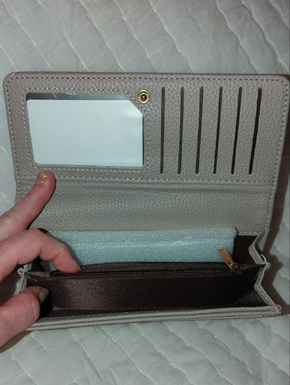 Pebbled Women's Trifold Wallet - Light Taupe